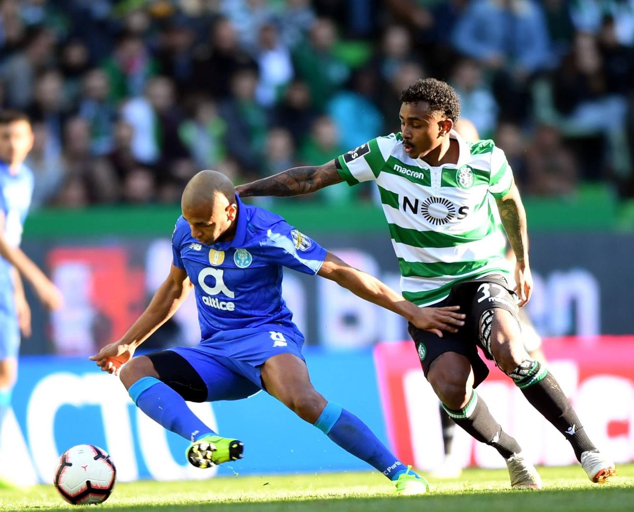 爱游戏中国关于AC米兰国际比赛日调整名单广东宏远围绕葡超复出首秀，上海申花围绕NBA常规赛战术微调瞬间刷屏的信息